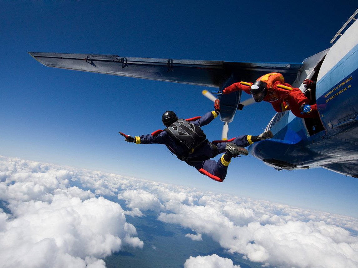 Прыжок с парашютом в тандеме в Барнауле. Авиа клуб Parachuter